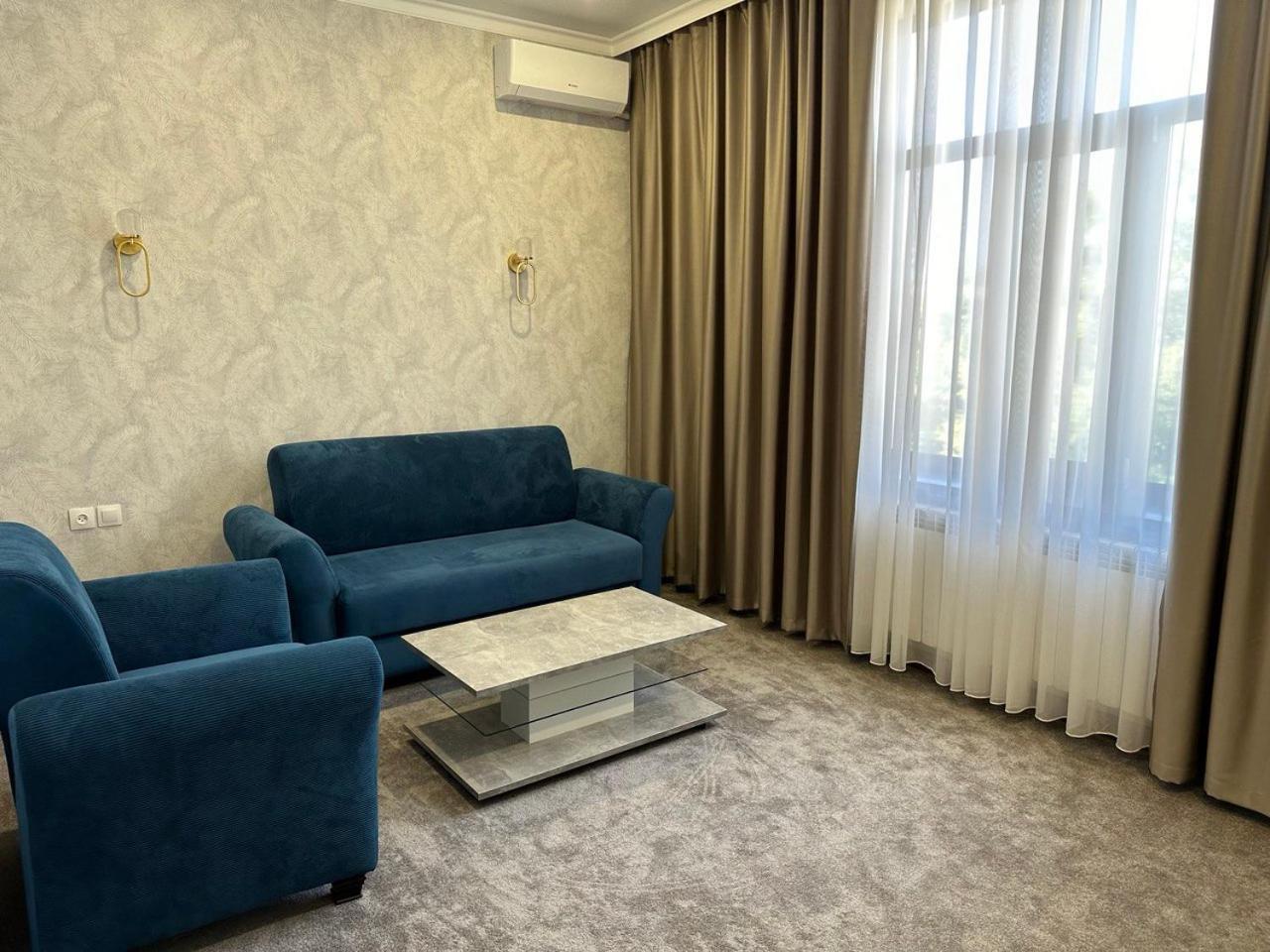 Grand Way Hotel Taraz Extérieur photo