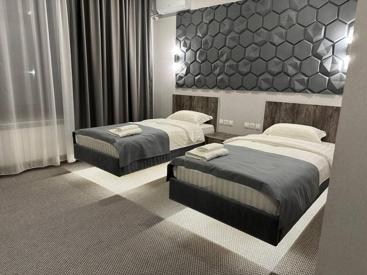 Grand Way Hotel Taraz Extérieur photo