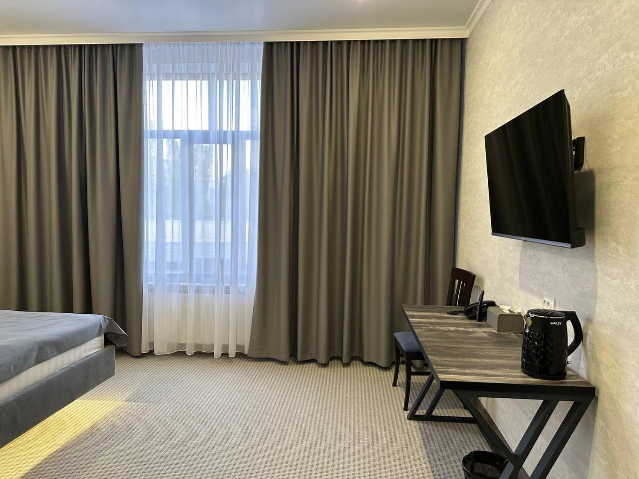 Grand Way Hotel Taraz Extérieur photo
