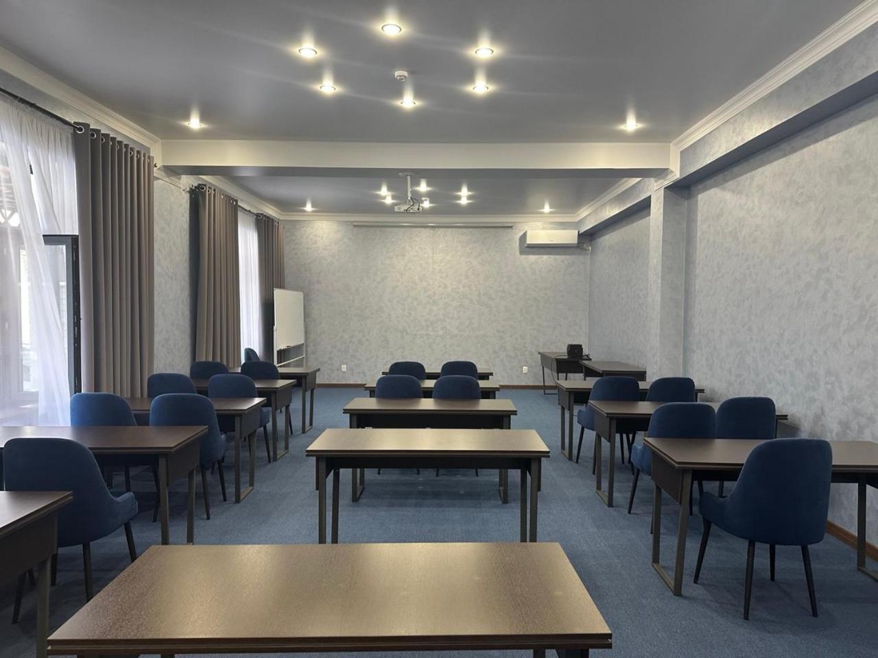 Grand Way Hotel Taraz Extérieur photo